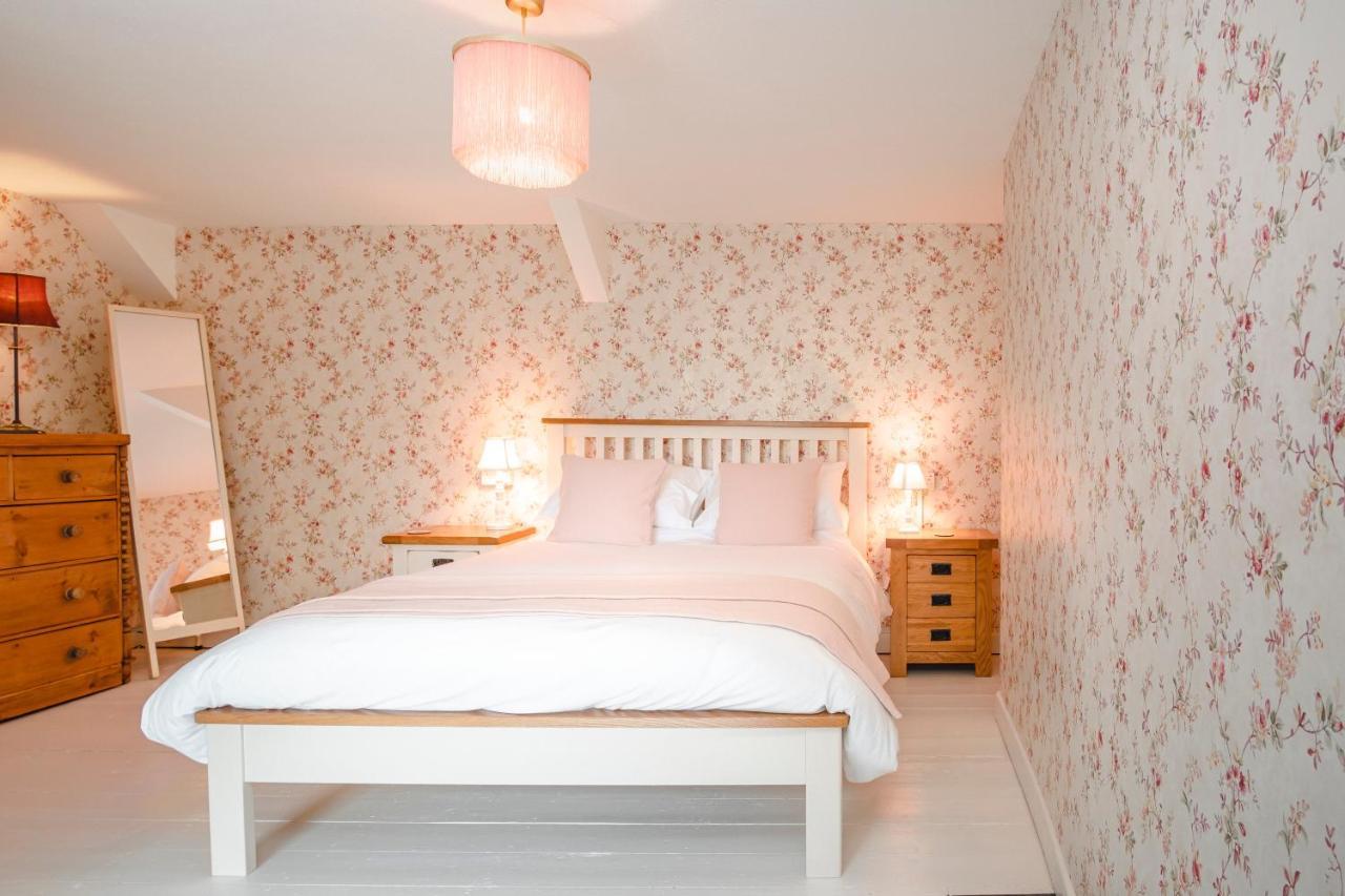 The Green Door Vegan B&B Llanon Екстериор снимка