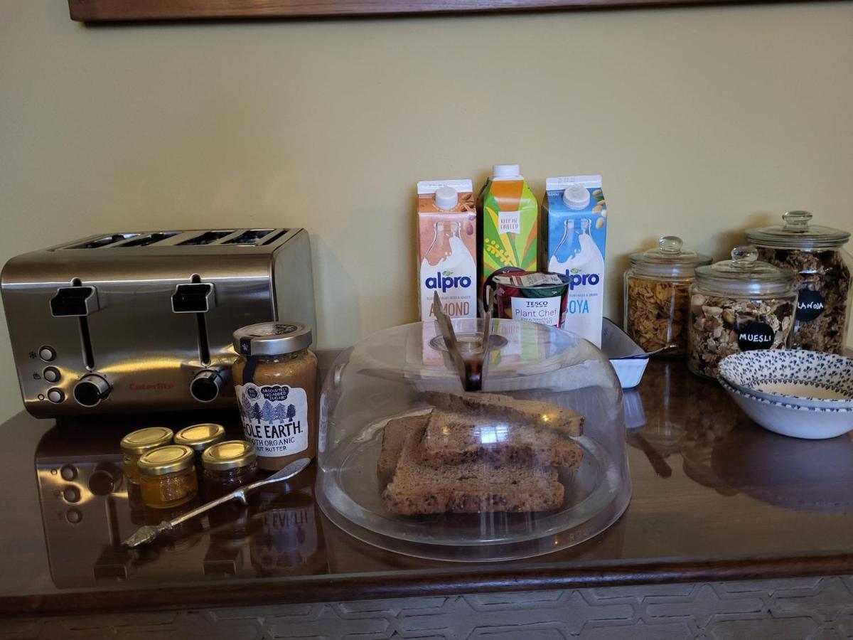 The Green Door Vegan B&B Llanon Екстериор снимка